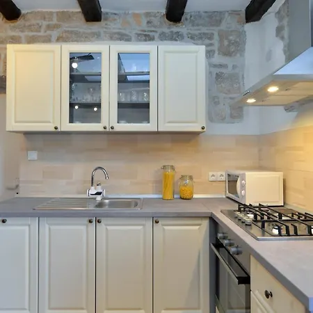 1814 Apartman